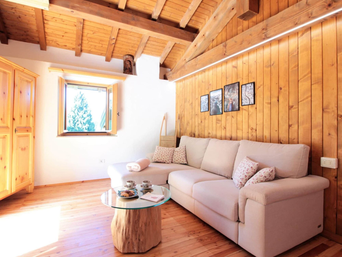 Living area 2, Belvilla by OYO Casera Pantonio, Belluno