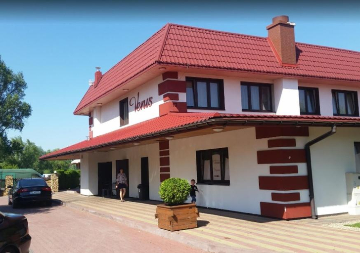 Others 2, Restauracja Venus, Ostrowiec