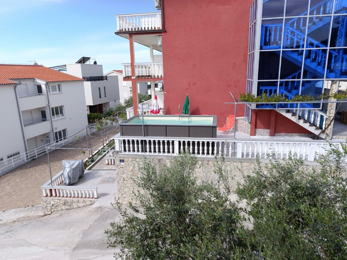Exterior & Views 2, Sea-view Holiday Home in Okrug Gornji With Balcony, Okrug