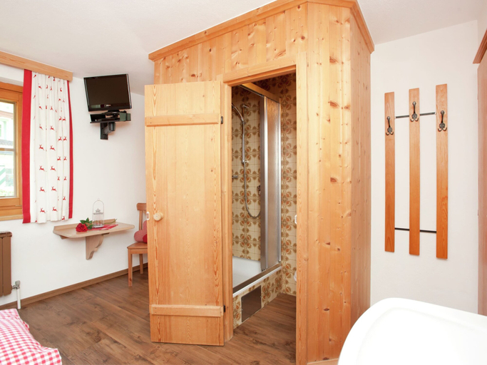 Bedroom 4, Apartment Near Zillertal ski Area, Schwaz