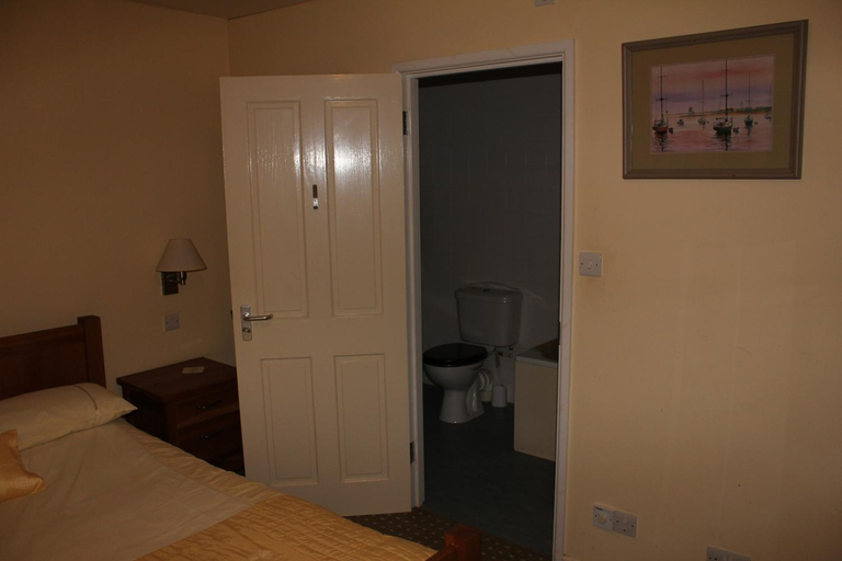Bedroom 2, Haymaker Inn, Somerset