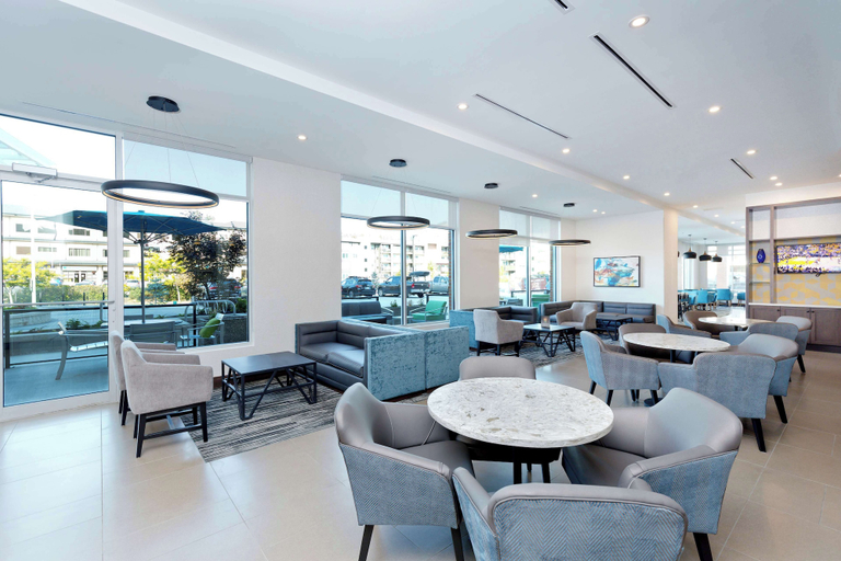 Food & Drinks 5, Hyatt Place Kelowna, Central Okanagan