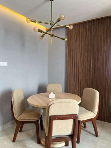 Dining Room 8
