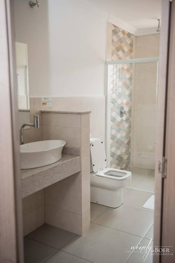 Bathroom 5, Hotel De Klomp, Carambeí