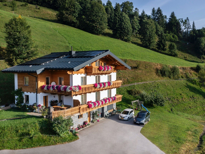 Exterior & Views 1, Apartment Near the ski Resort, Sankt Johann im Pongau