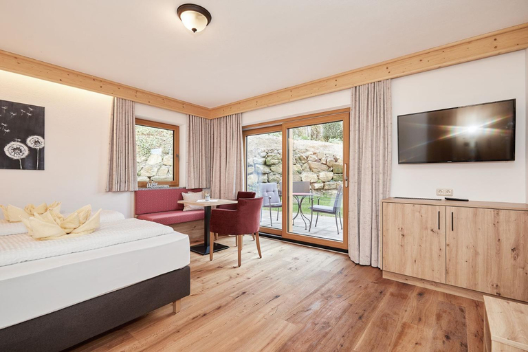 Bedroom 4, Landhotel Berger, Berchtesgadener Land