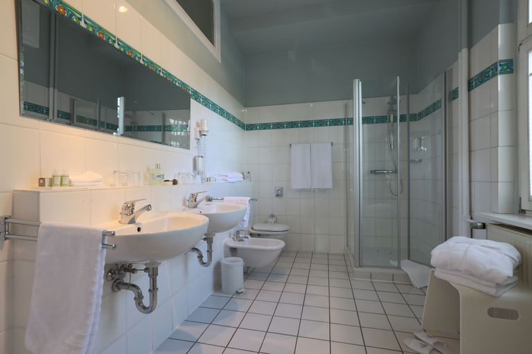 Bathroom 4, Romantik Hotel am Brühl, Harz