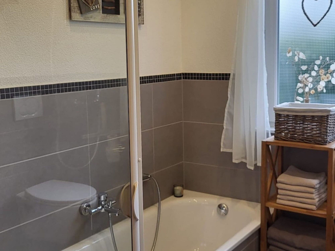 Bathroom 4, Cozy Holiday Home in Willersdorf With Pond, Waldeck-Frankenberg