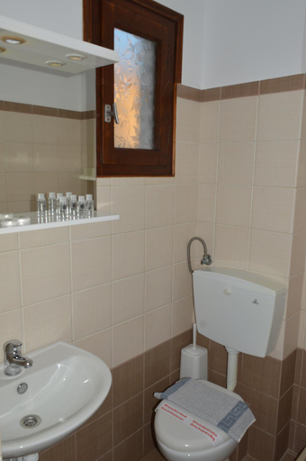 Bathroom 3, Pansion Katerina, Thessaly