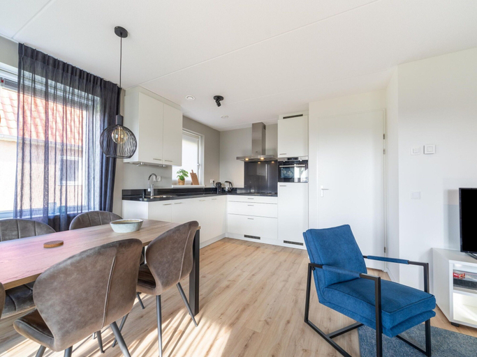 Private kitchen 2, Holiday Home in Scherpenisse Near Oosterschelde, Tholen