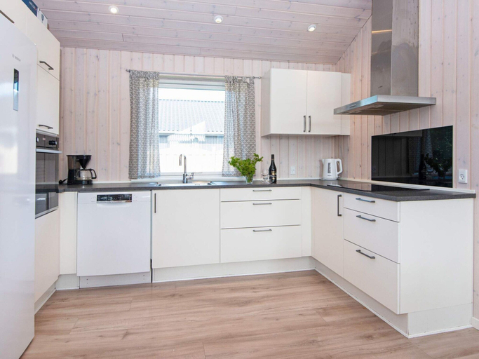 Others 5, 4 Star Holiday Home in Romo, Tønder