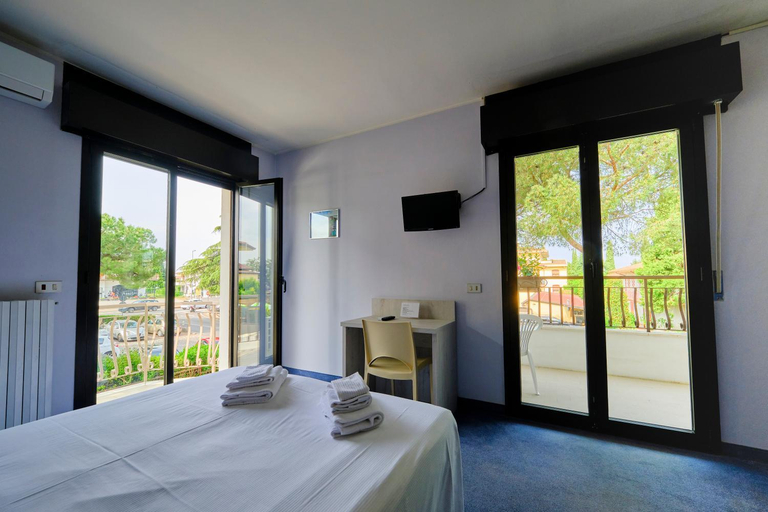 Bedroom 3, HOTEL VITTORIA, Brescia