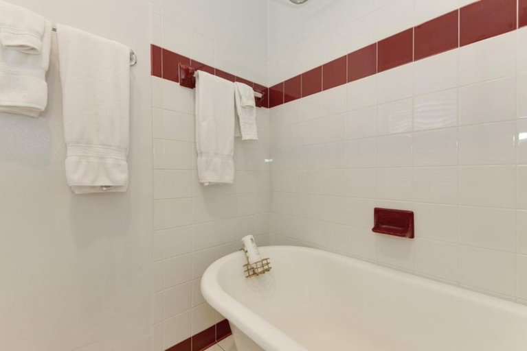 Bathroom 3, Sojourn DuPont at The Circle, Washington D.C.