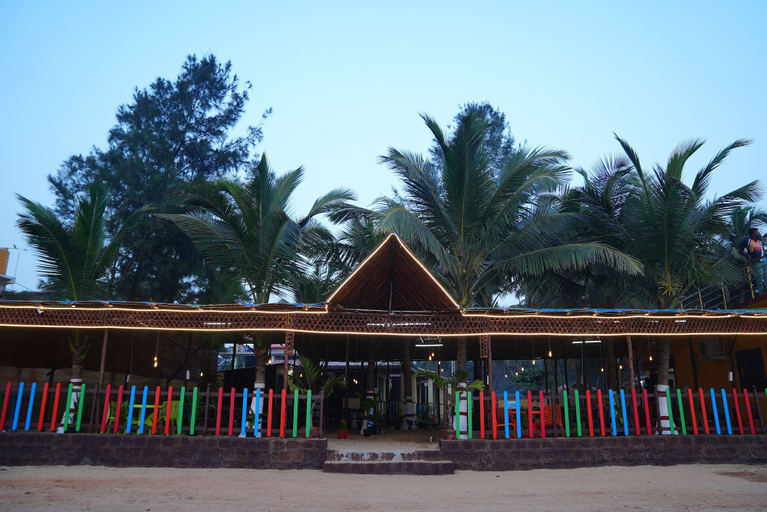 Exterior & Views 1, Livin Waves Beach stay and cafe, Uttara Kannada