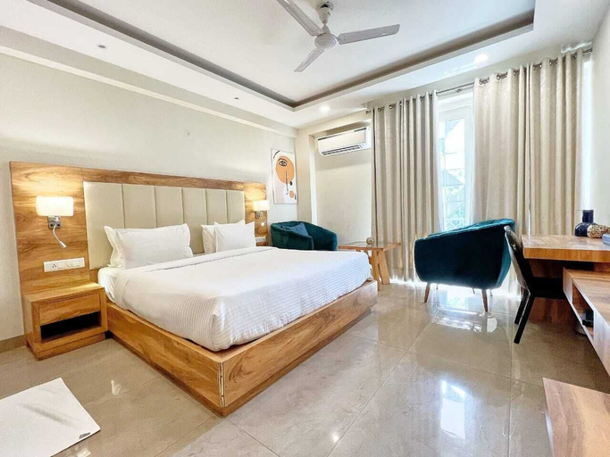 Bedroom 3, Hotel Golf View Suites, Gurgaon