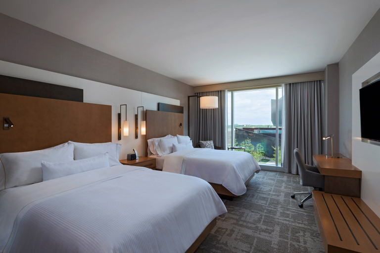 Bedroom 3, The Westin Irving Convention Center at Las Colinas, Irving