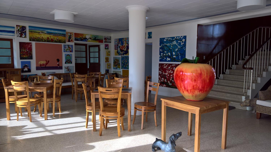 Food & Drinks 5, Kernow - Minimum age 18, Charters Towers