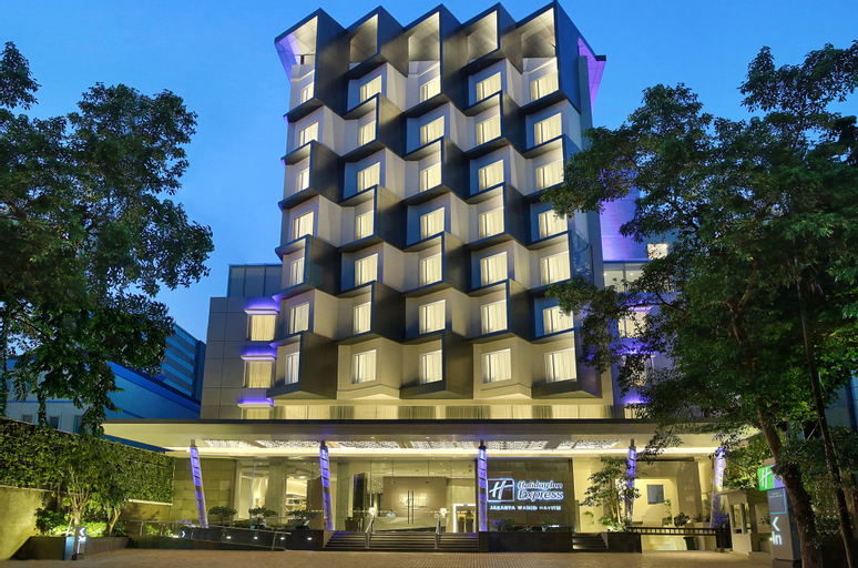 Exterior & Views 1, Holiday Inn Express Jakarta Wahid Hasyim, Central Jakarta