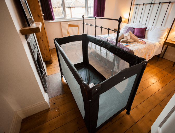Bedroom 4, Stunning Central Richmond with garden, London