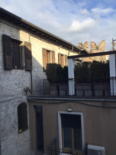 Others 5, A due passi da Giulietta-Casa Montecchi, Verona