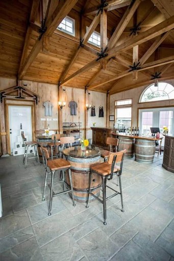 Food & Drinks, Rellik House. Winery and Alpaca Farm, Jackson