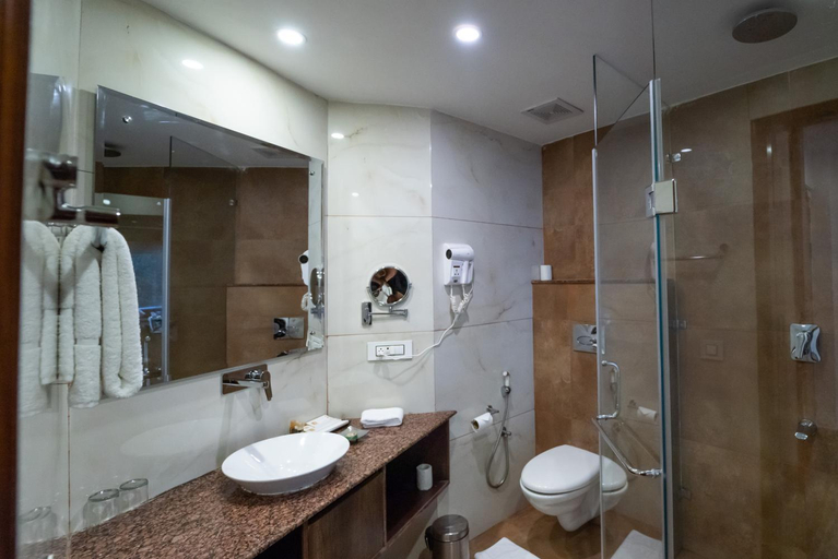 Bathroom 4, The Allure Grand - Riverside Resort & Spa, Kullu