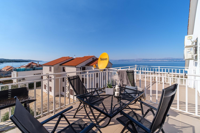 Surrounding environment 5, Luka's SEA View Terrace & Steps from the Beach apartment, Supetar