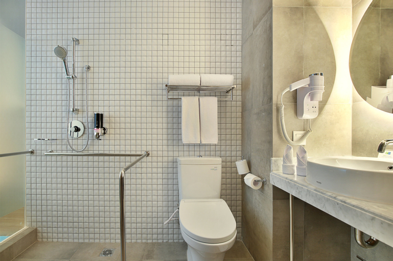 Bathroom 4