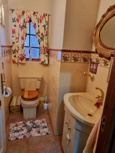 Bathroom 2, Mia's Accommodation, Mopani