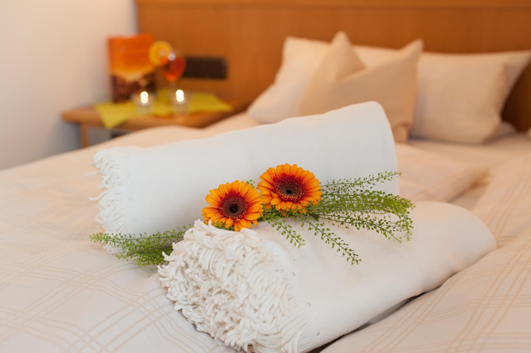 Bedroom 2, Hotel Sonnbichl, Cham