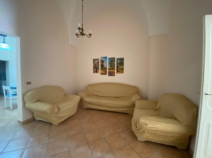 Others 3, Casa del Nonno Toto, Lecce