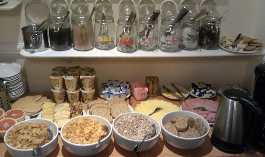 Food & Drinks 5, Classic Hyde Park Hotel, London