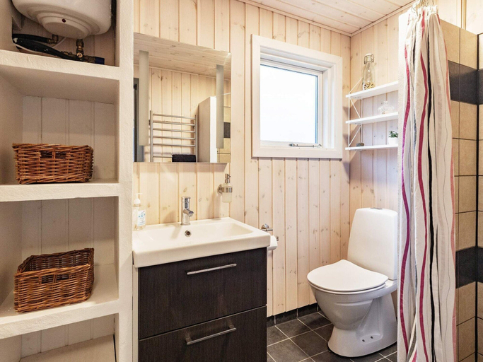 Bathroom, 4 Person Holiday Home in Roslev, Skive