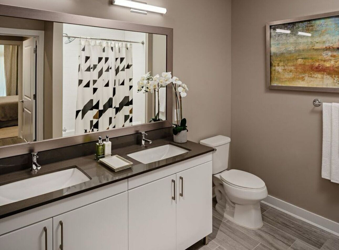 Bathroom, Kings Point Lux Suites, Nassau