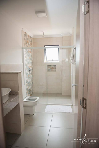 Bathroom 4, Hotel De Klomp, Carambeí