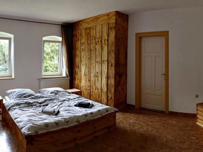 Bedroom 2, Villa Rotschoenberg im Tal der Freiberger Mulde, Mittelsachsen