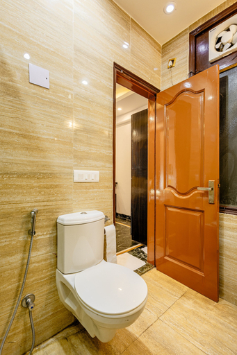Bathroom, Lime Tree Hotel and Banquet Huda Metro, Gurgaon