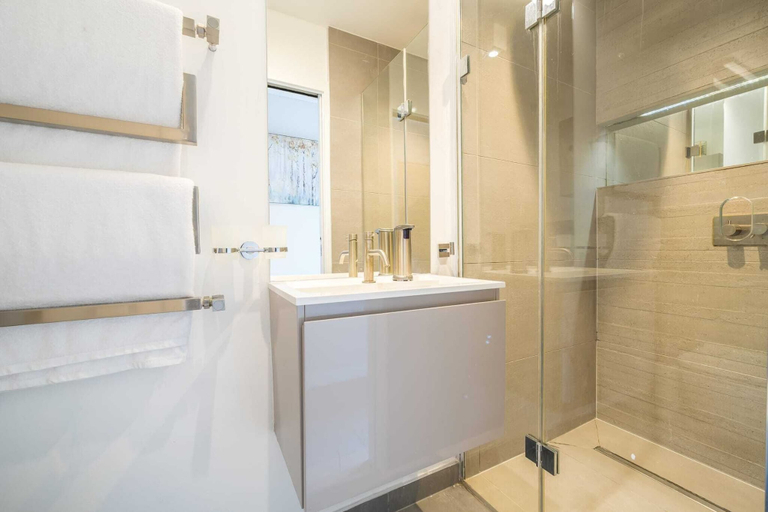 Bathroom 2, The Nothinghill Charmer, London