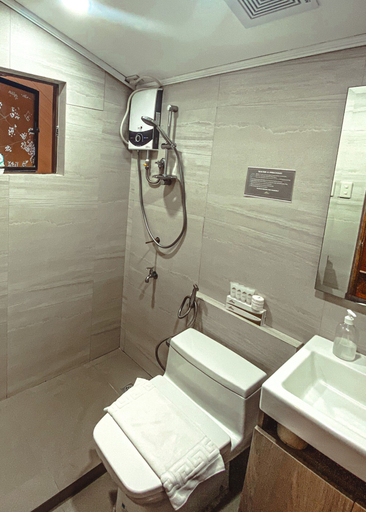 Bathroom 5, The Lakeview Suites, Tagaytay City