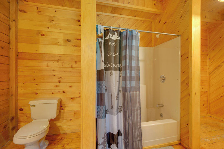Bathroom 4, Athol Cabin w/ Deck & Fire Pit, 10 Mi to Lake, Warren