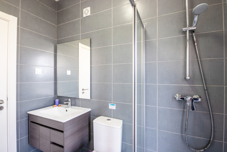 Bathroom 4, Villa Copacabana, Silves