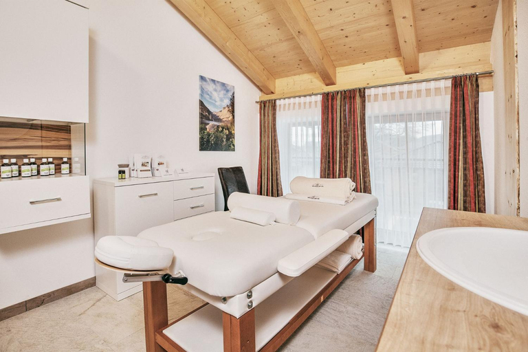 Bedroom 3, Landhotel Berger, Berchtesgadener Land