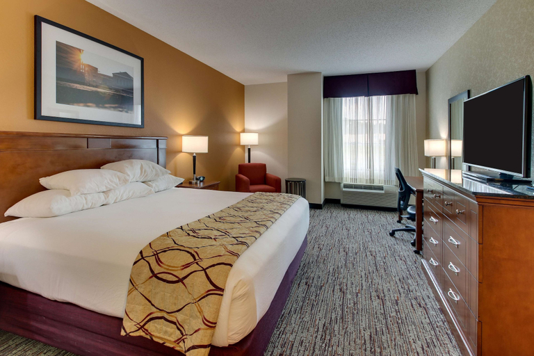 Bedroom 3, Drury Inn & Suites Meridian, Lauderdale