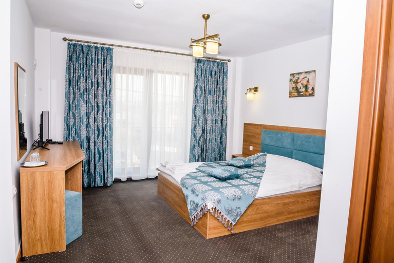 Bedroom 5, VILA SILFAR, Macin