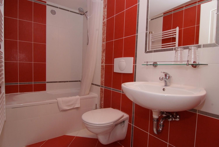 Bathroom 4, Garni Hotel St Anna, Karlovy Vary