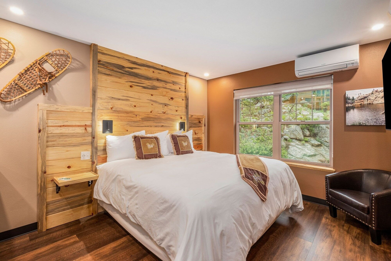 Room 5, Solitude Gem Lake 203 - Estes Park 1 Bedroom Studio by RedAwning, Larimer