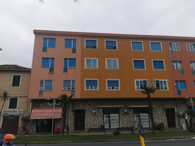 Exterior & Views 1, Eco del Mare, Savona