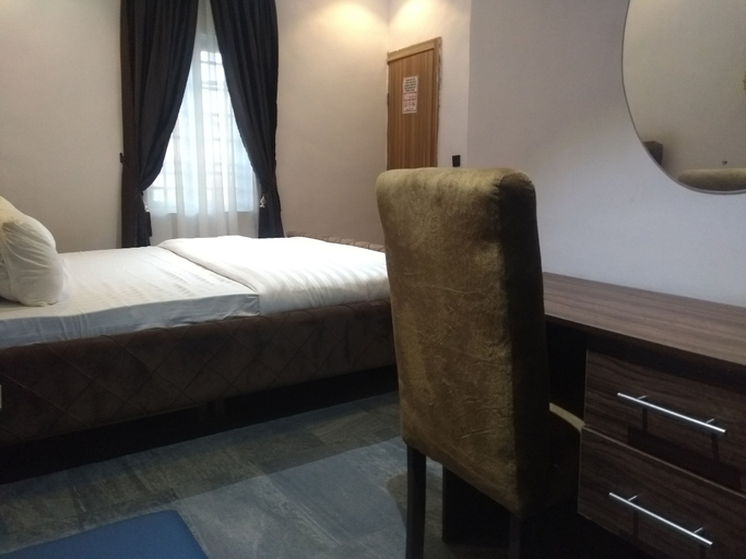 Bedroom 2, BLUE AO HOtEL, Surulere