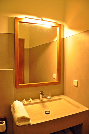 Bathroom 4, Sugoi House, Habaraduwa