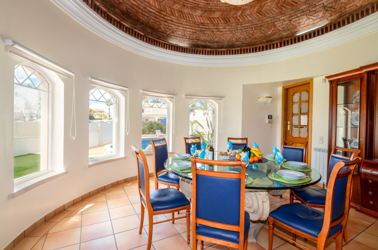 Others 5, Villa Samoa, Albufeira